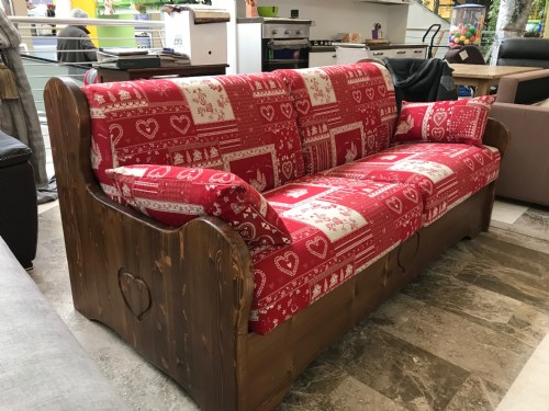 Divano modello cuore legno 2