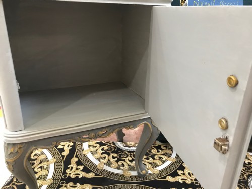 coppia di comodini antichi restaurati in stile 2