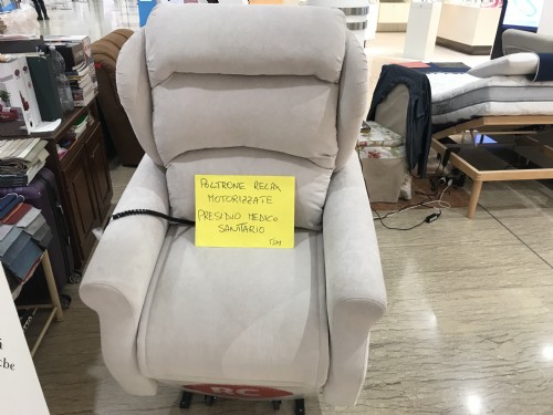 Poltrona relax due motori con alzapersona 