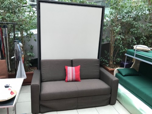 mobile letto autoportante con divano