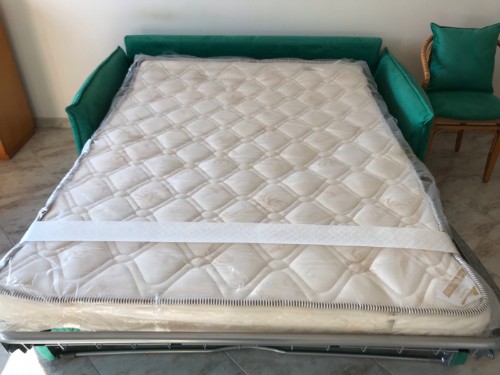 divano pronto letto braccioli stretti su misura moderno 4