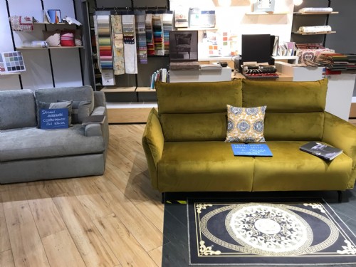 Divani e Poltrone in stile restaurate e rifoderate 2