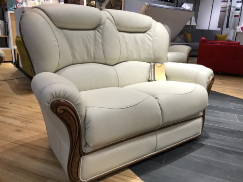 Divani e Poltrone in stile restaurate e rifoderate 4